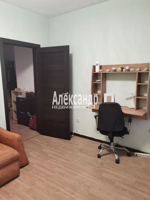 Продам двухкомнатную (2-комн.) квартиру, Петровский б-р, 11к1, Мурино п