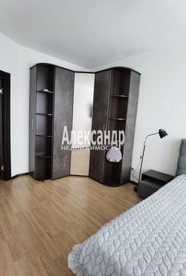 Продам двухкомнатную (2-комн.) квартиру, Петровский б-р, 11к1, Мурино п