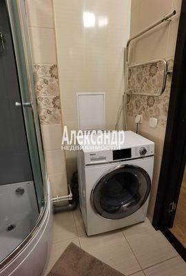 Продам двухкомнатную (2-комн.) квартиру, Петровский б-р, 11к1, Мурино п