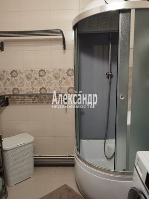 Продам двухкомнатную (2-комн.) квартиру, Петровский б-р, 11к1, Мурино п