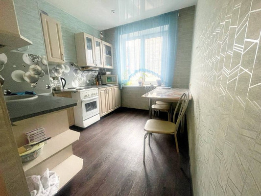 Продам двухкомнатную (2-комн.) квартиру, Старостина ул, 30, Мурманск г