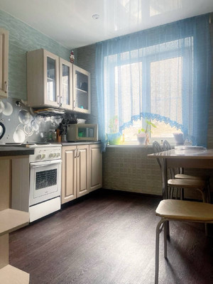 Продам двухкомнатную (2-комн.) квартиру, Старостина ул, 30, Мурманск г