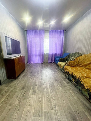 Продам двухкомнатную (2-комн.) квартиру, Старостина ул, 30, Мурманск г