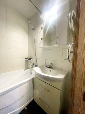 Продам двухкомнатную (2-комн.) квартиру, Старостина ул, 30, Мурманск г