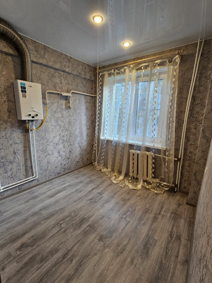 Продам однокомнатную (1-комн.) квартиру, Александровская ул, 45, Старая Русса г