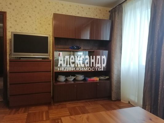 Продам трехкомнатную (3-комн.) квартиру, Тихорецкий пр-кт, 37, Санкт-Петербург г