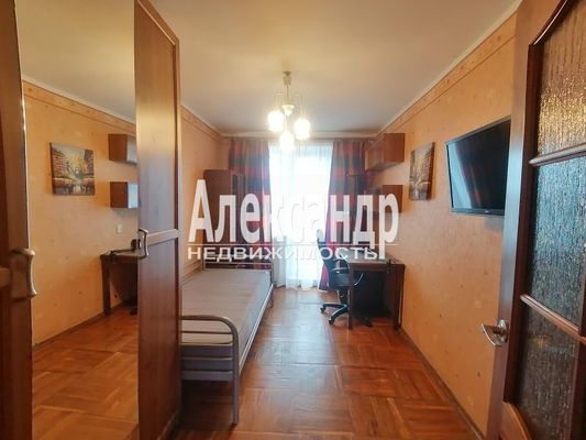 Продам трехкомнатную (3-комн.) квартиру, Тихорецкий пр-кт, 37, Санкт-Петербург г