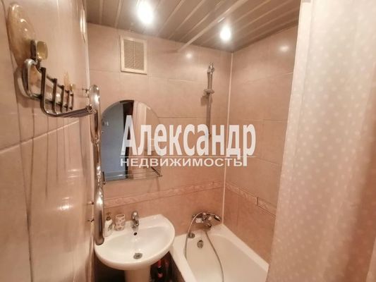 Продам трехкомнатную (3-комн.) квартиру, Тихорецкий пр-кт, 37, Санкт-Петербург г