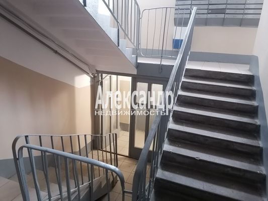 Продам трехкомнатную (3-комн.) квартиру, Тихорецкий пр-кт, 37, Санкт-Петербург г