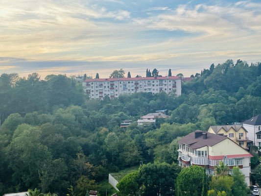 Продам двухкомнатную (2-комн.) квартиру, Санаторная (Лицейский снт) ул, 63/1, Сочи г