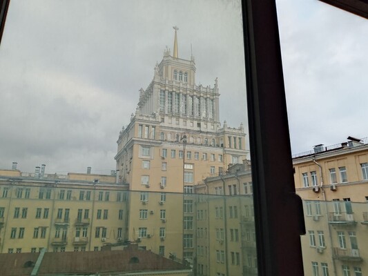 Продам двухкомнатную (2-комн.) квартиру, Большая Садовая ул, 5к1, Москва г