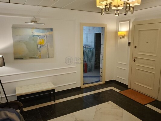 Продам двухкомнатную (2-комн.) квартиру, Большая Садовая ул, 5к1, Москва г