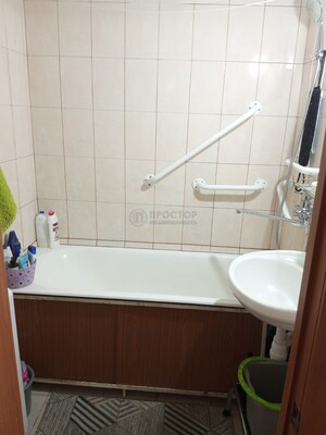 Продам двухкомнатную (2-комн.) квартиру, Инессы Арманд ул, 8/17, Москва г