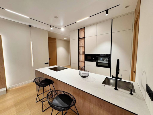 Продам трехкомнатную (3-комн.) квартиру, Сибгата Хакима ул, 51, Казань г