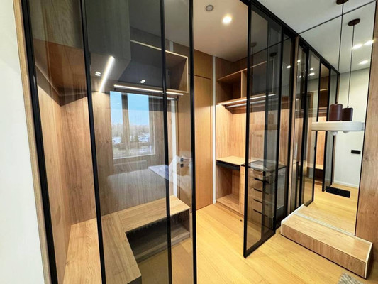 Продам трехкомнатную (3-комн.) квартиру, Сибгата Хакима ул, 51, Казань г