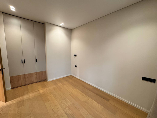 Продам трехкомнатную (3-комн.) квартиру, Сибгата Хакима ул, 51, Казань г