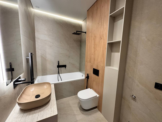 Продам трехкомнатную (3-комн.) квартиру, Сибгата Хакима ул, 51, Казань г