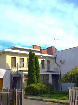 Продам трехкомнатную (3-комн.) квартиру, Красная ул, 298, Калининград г