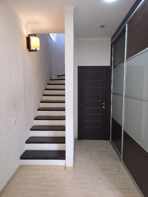 Продам трехкомнатную (3-комн.) квартиру, Красная ул, 298, Калининград г