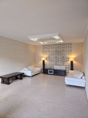 Продам трехкомнатную (3-комн.) квартиру, Красная ул, 298, Калининград г