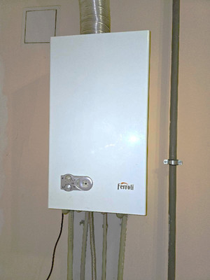 Продам трехкомнатную (3-комн.) квартиру, Красная ул, 298, Калининград г