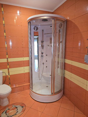 Продам трехкомнатную (3-комн.) квартиру, Красная ул, 298, Калининград г