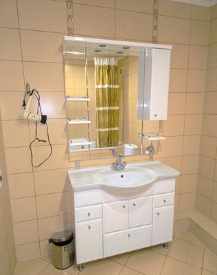 Продам трехкомнатную (3-комн.) квартиру, Красная ул, 298, Калининград г