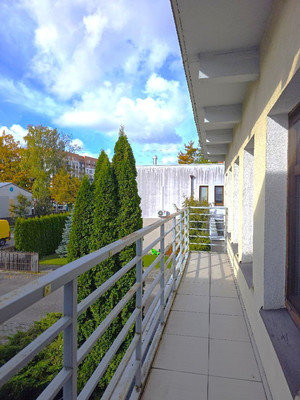 Продам трехкомнатную (3-комн.) квартиру, Красная ул, 298, Калининград г