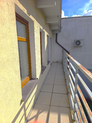 Продам трехкомнатную (3-комн.) квартиру, Красная ул, 298, Калининград г