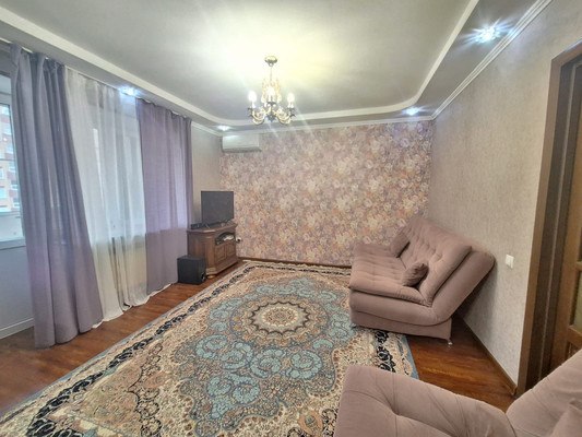 Продам трехкомнатную (3-комн.) квартиру, Т.Идарова ул, 54, Нальчик г