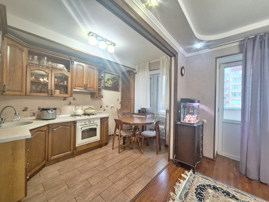 Продам трехкомнатную (3-комн.) квартиру, Т.Идарова ул, 54, Нальчик г