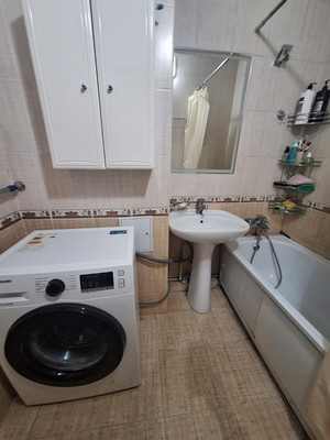 Продам трехкомнатную (3-комн.) квартиру, Т.Идарова ул, 54, Нальчик г