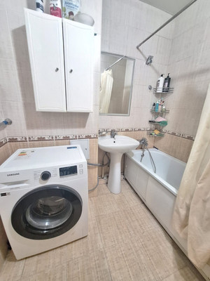 Продам трехкомнатную (3-комн.) квартиру, Т.Идарова ул, 54, Нальчик г