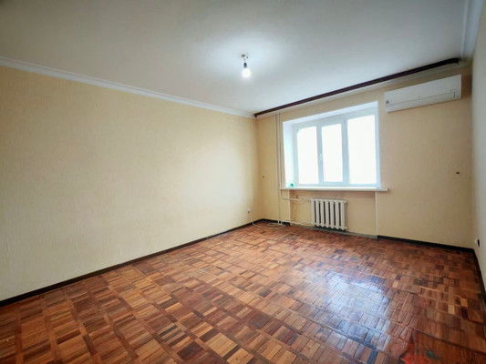 Продам трехкомнатную (3-комн.) квартиру, Т.Идарова ул, 170, Нальчик г