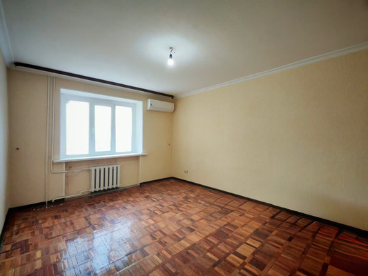 Продам трехкомнатную (3-комн.) квартиру, Т.Идарова ул, 170, Нальчик г