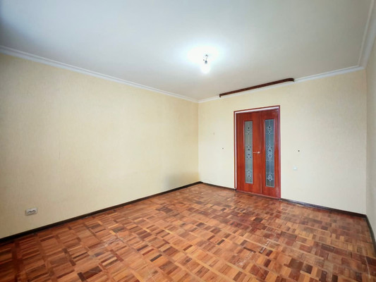 Продам трехкомнатную (3-комн.) квартиру, Т.Идарова ул, 170, Нальчик г