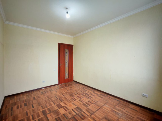 Продам трехкомнатную (3-комн.) квартиру, Т.Идарова ул, 170, Нальчик г