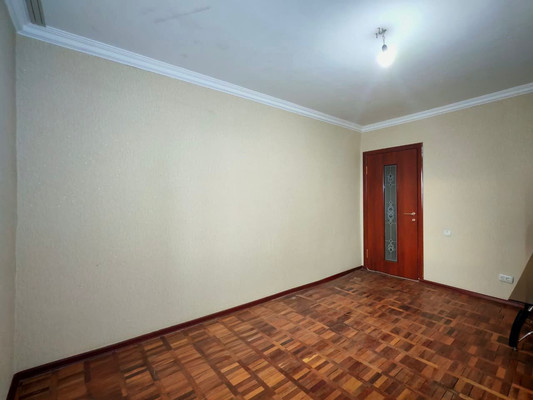 Продам трехкомнатную (3-комн.) квартиру, Т.Идарова ул, 170, Нальчик г