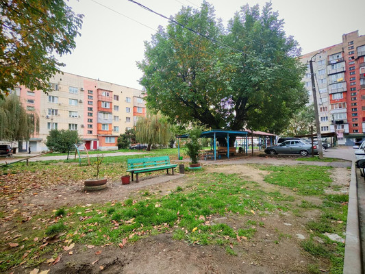 Продам трехкомнатную (3-комн.) квартиру, Т.Идарова ул, 170, Нальчик г