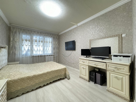 Продам трехкомнатную (3-комн.) квартиру, Ашурова ул, 30, Нальчик г