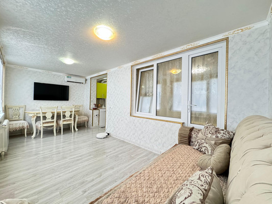 Продам трехкомнатную (3-комн.) квартиру, Ашурова ул, 30, Нальчик г