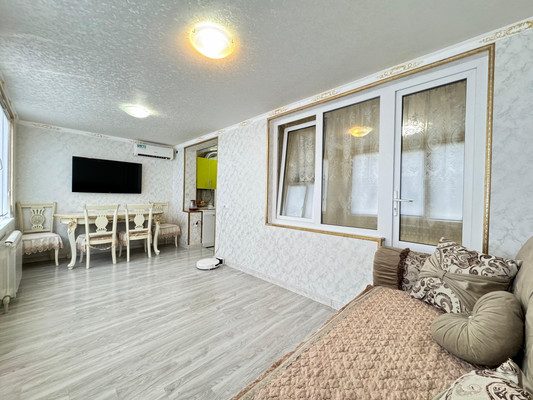 Продам трехкомнатную (3-комн.) квартиру, Ашурова ул, 30, Нальчик г