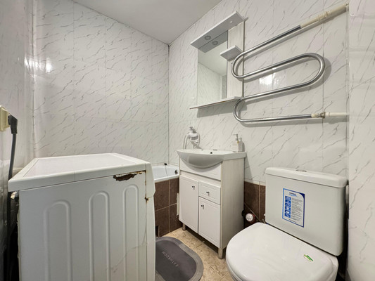 Продам трехкомнатную (3-комн.) квартиру, Ашурова ул, 30, Нальчик г