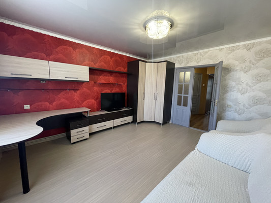 Продам двухкомнатную (2-комн.) квартиру, Кирова пр-кт, 7, Симферополь г