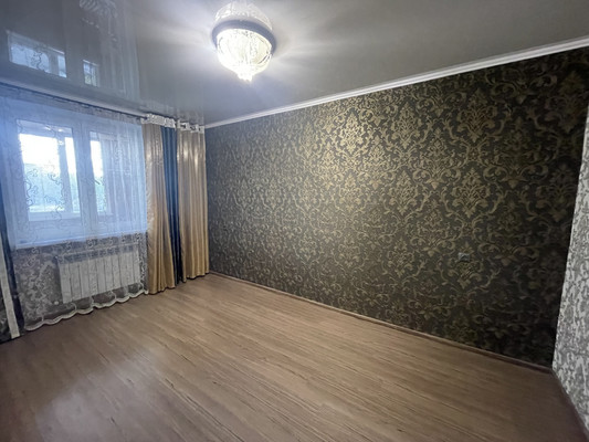 Продам двухкомнатную (2-комн.) квартиру, Кирова пр-кт, 7, Симферополь г