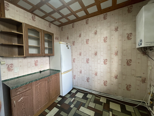 Продам двухкомнатную (2-комн.) квартиру, Кирова пр-кт, 7, Симферополь г