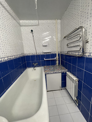 Продам двухкомнатную (2-комн.) квартиру, Кирова пр-кт, 7, Симферополь г