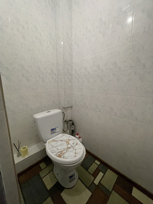 Продам двухкомнатную (2-комн.) квартиру, Кирова пр-кт, 7, Симферополь г