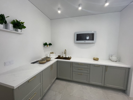 Продам однокомнатную (1-комн.) квартиру, Александра Суворова пр-кт, 19, Симферополь г