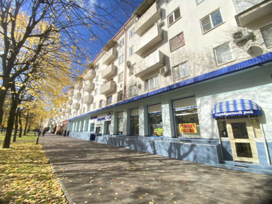 Продам трехкомнатную (3-комн.) квартиру, Ленина пр-кт, 41, Нальчик г